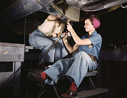 250px-Women_working_at_Douglas_Aircraft