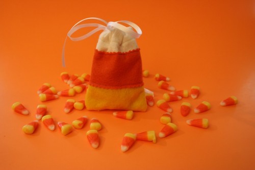 candy_corn_felt_sachets_24-500x333