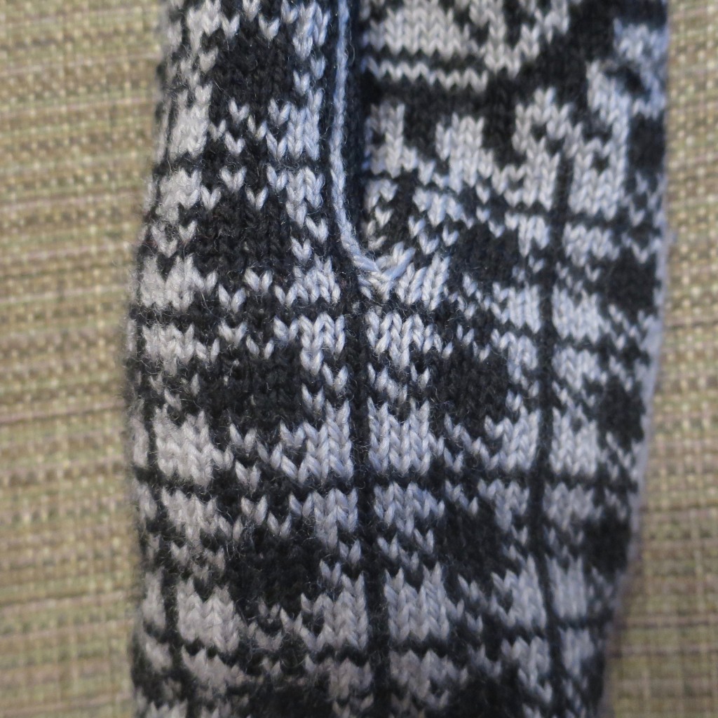 Just Crafty Enough – Winter Snows Mittens MKAL – Clue 2
