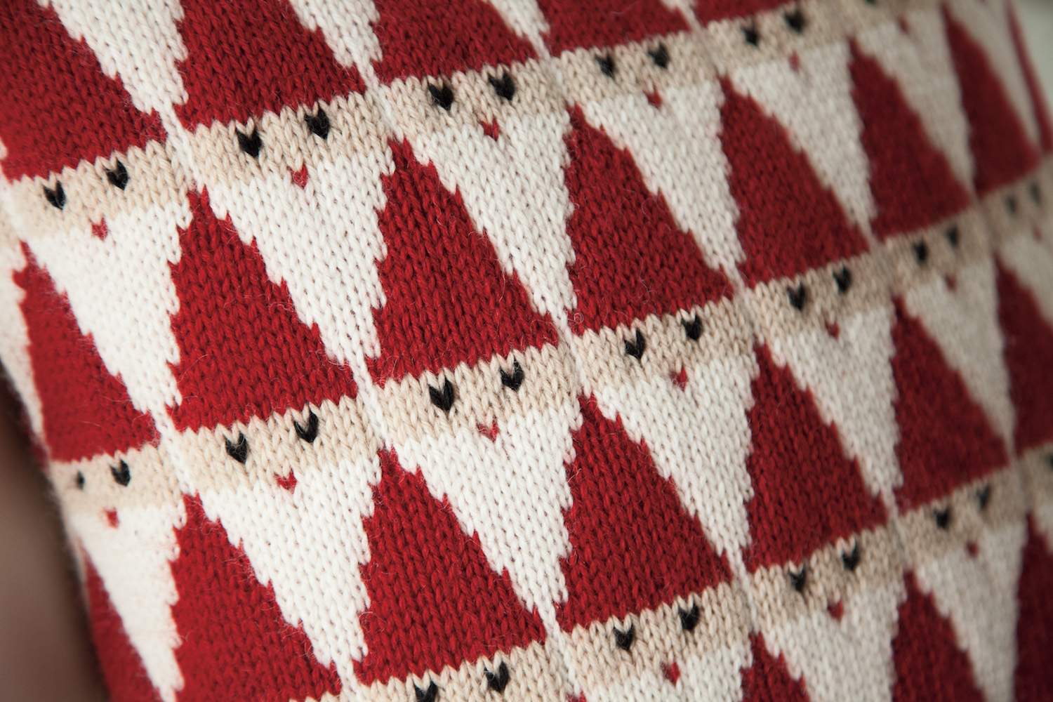 Just Crafty Enough – New Knitting Pattern: Santa Pillow